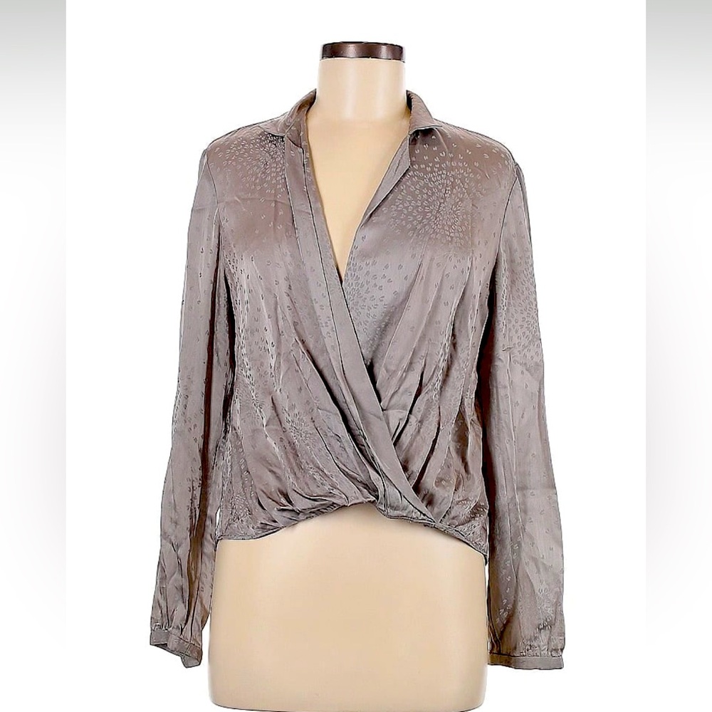 Emporio Armani Women’s Plunge Neck Top High-Low Blouse size 40 (EU) US 8 / 10